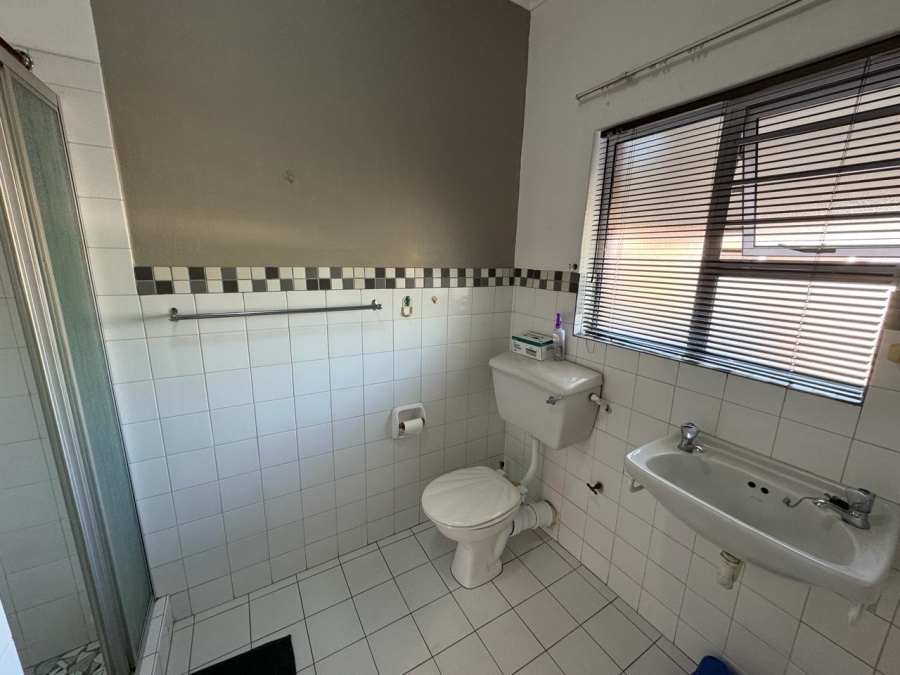 4 Bedroom Property for Sale in Silver Oaks Western Cape